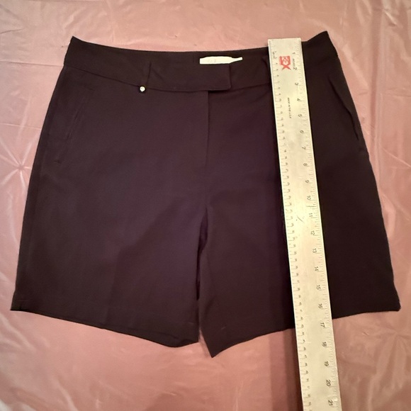 Lady Hagen Black Tailored Bermuda Shorts Size 8/Medium - Picture 6 of 8